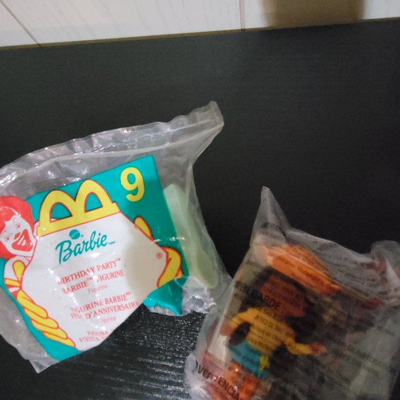 Vintage Birthday Party Barbie & Strawberry Shortcake McDonald's happy meal toy - Picture 2 of 2